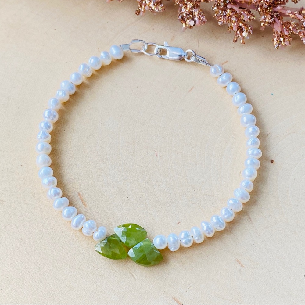 Pearl & Vesuvianite Gemstone Sterling Bracelet